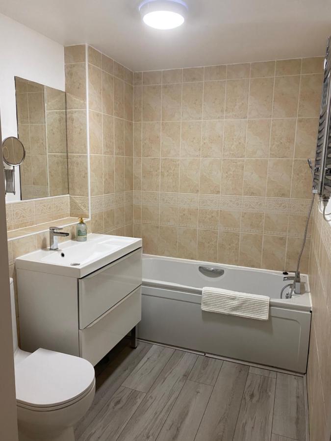 Marine Viewing 2 Bedrooms Flat Manchester Kültér fotó
